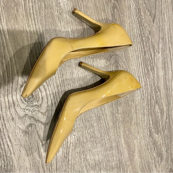Neutral/nude color patent pumps size 6.5. - Picture 8 of 8